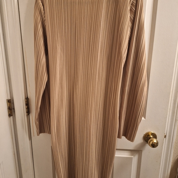 BOOHOO Rose Empress scalloped plunge dress size 22 - Picture 3 of 4